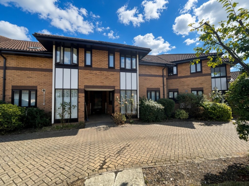 32 Gatcombe